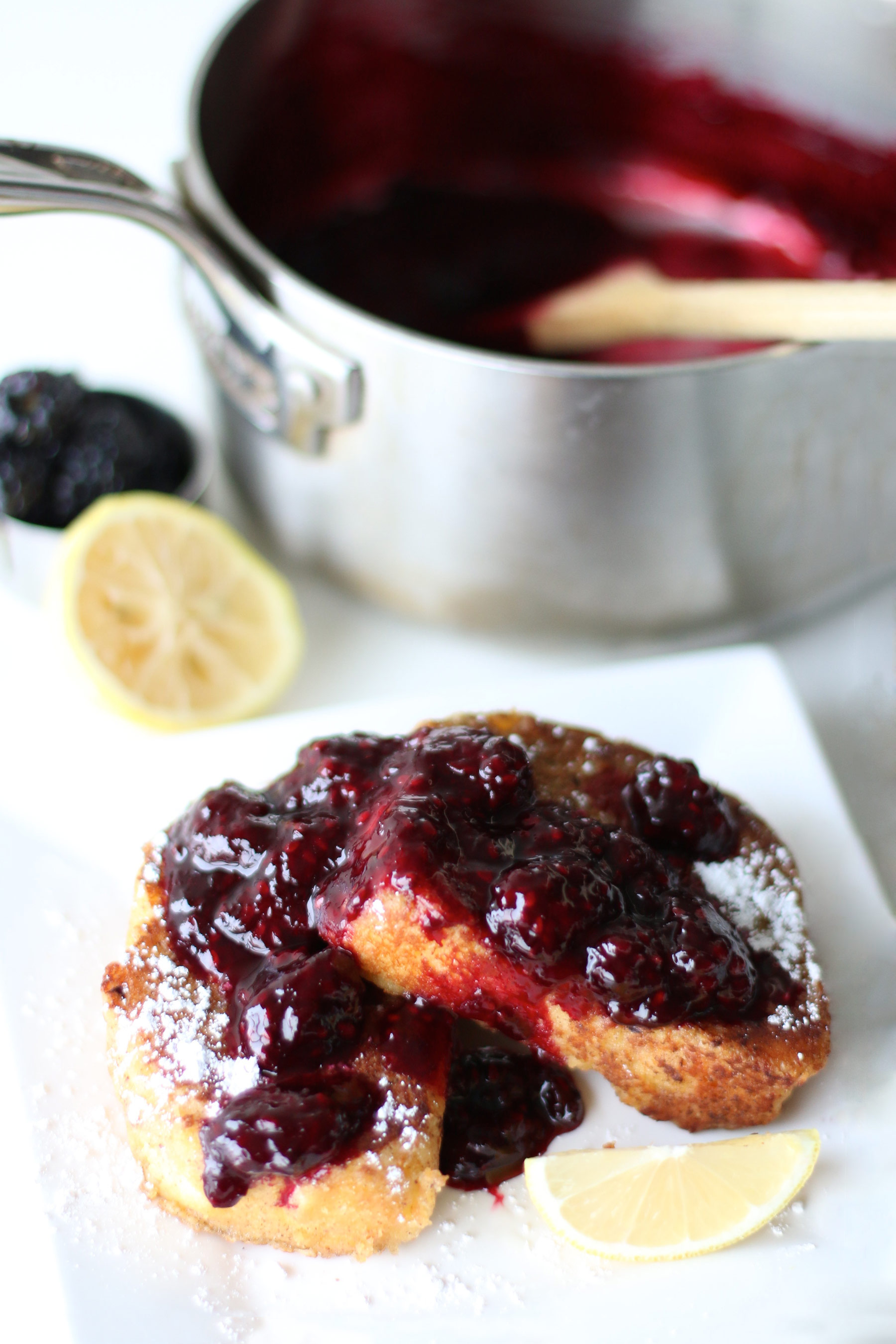 Blackberry-compote-on-french-toast