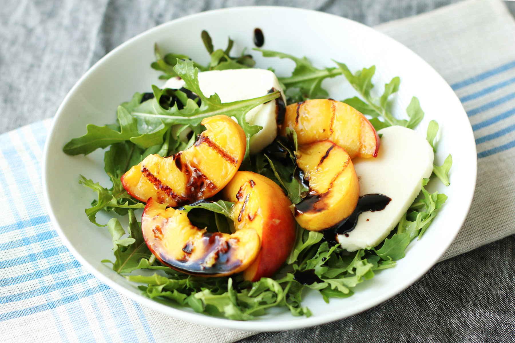 Easy Grilled Peach Salad