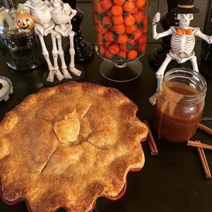 @briannareynolds70 Salted Caramel Apple Pie