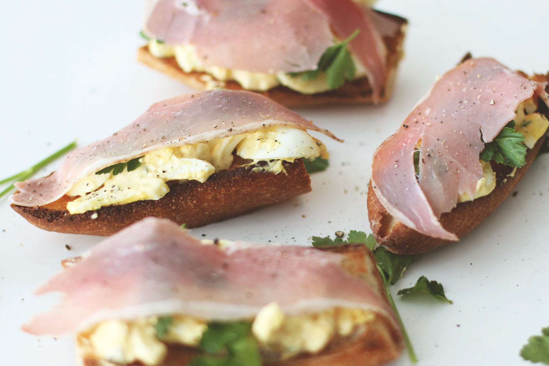 Egg-Salad-Crostini----