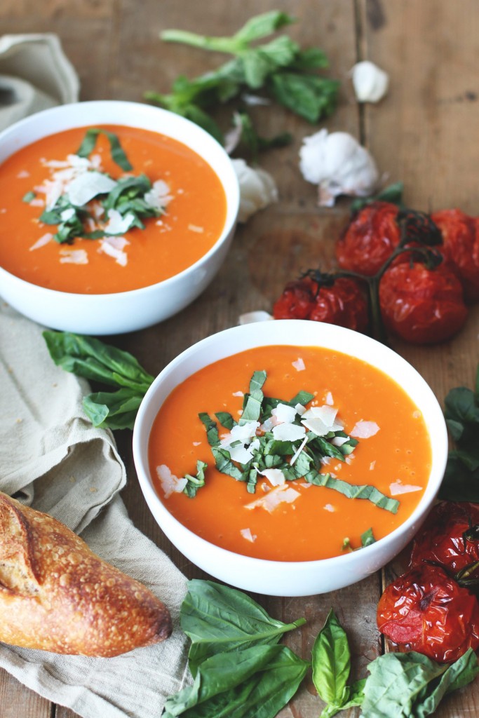 Roasted-Tomato-and-Garlic-Soup-