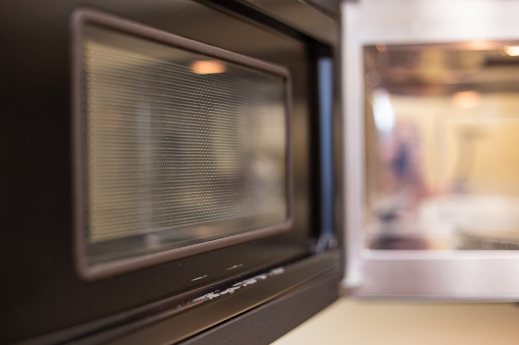 Clean microwave door