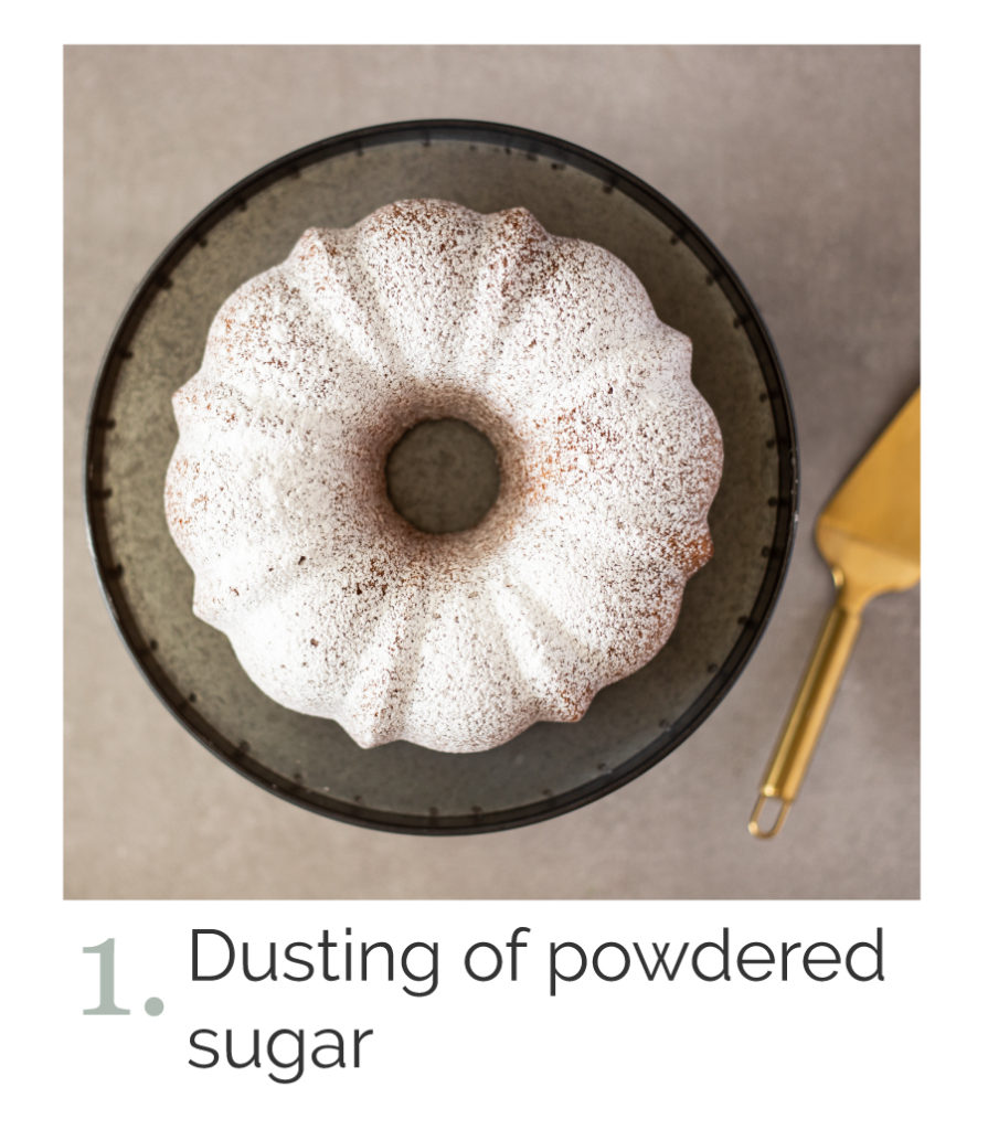bundt cake dusting with powdered sugar