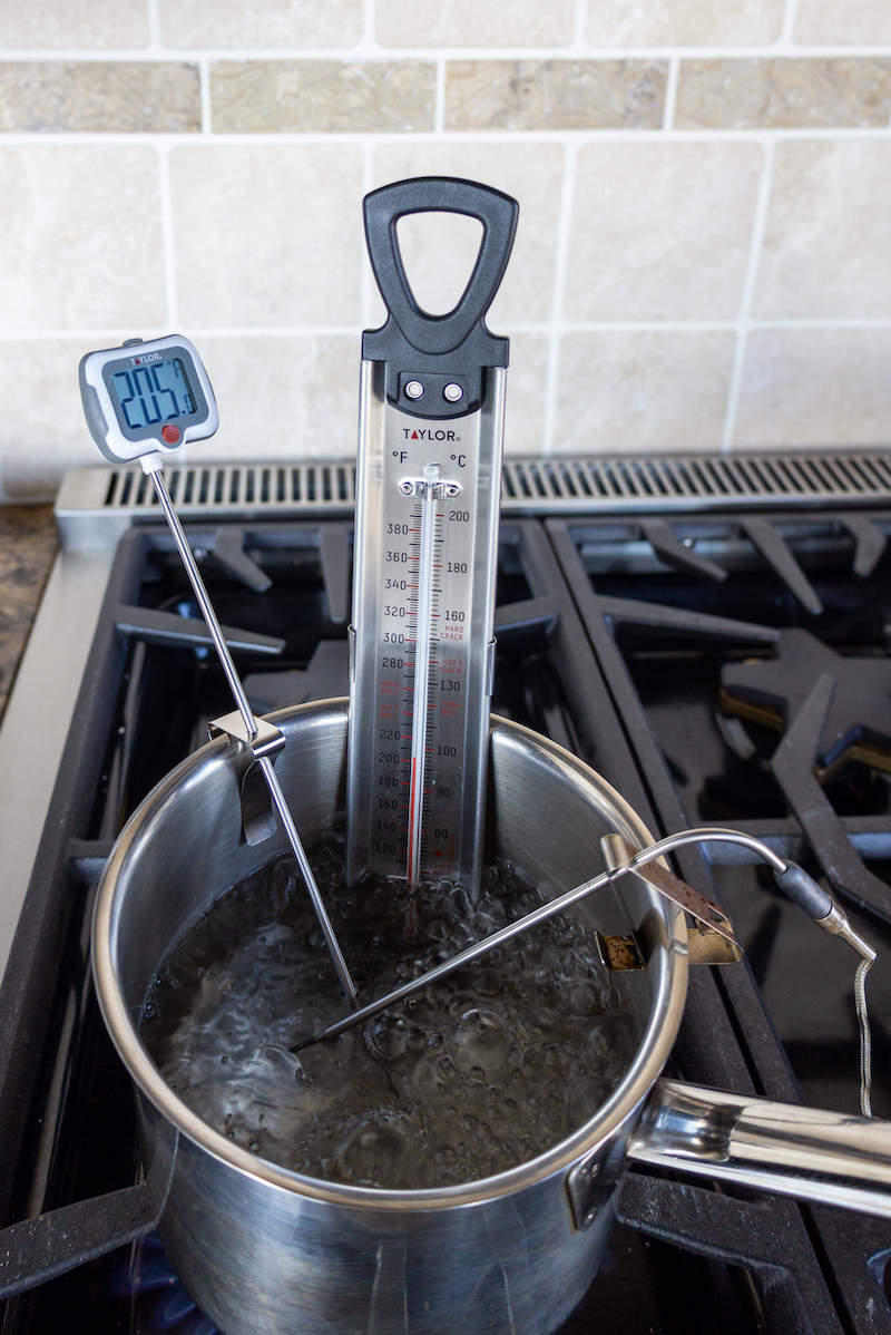 How to calibrate a thermometer in boiling water