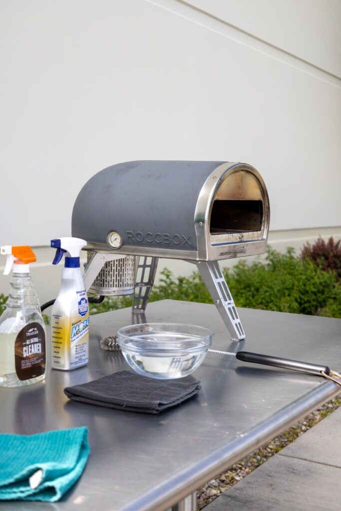 tools to clean pizza oven