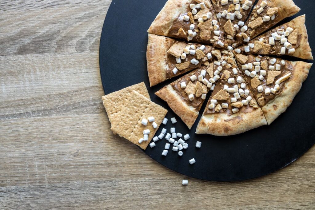 s'more pizza