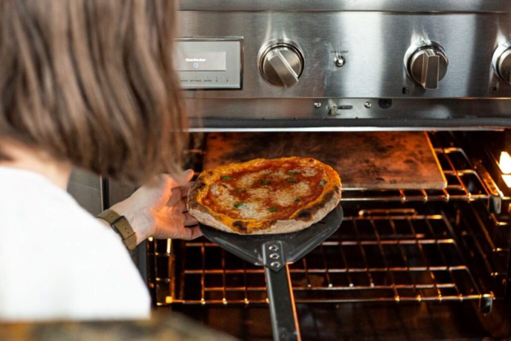 cleaning a pizza stone