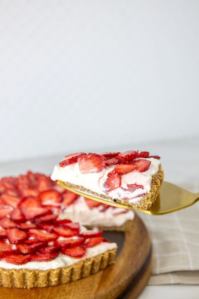 slice strawberry tart