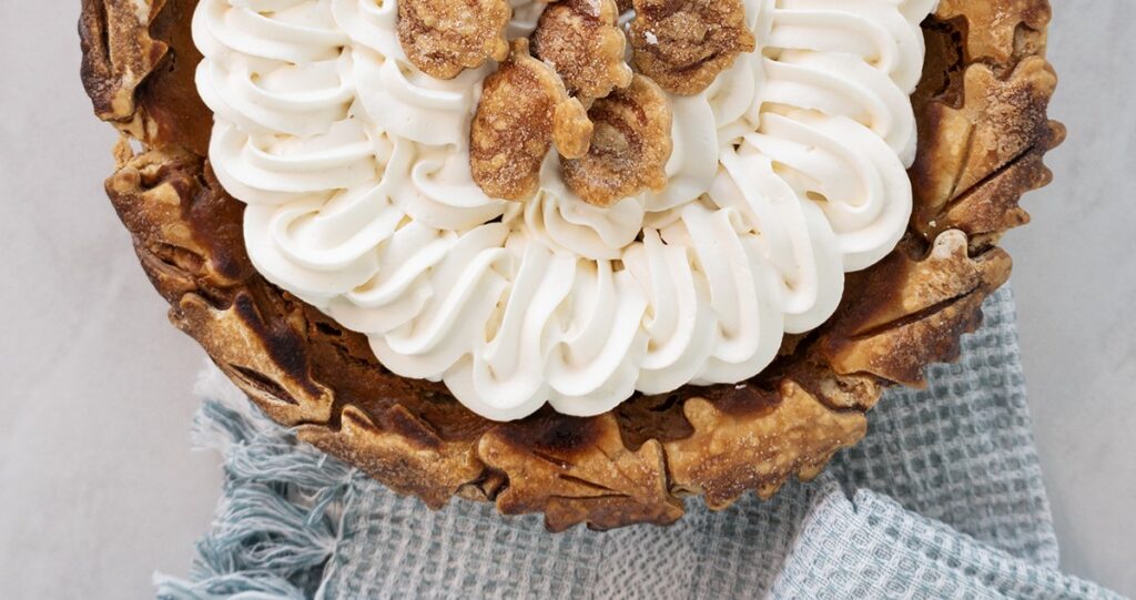 pumpkin pie with whipped cream