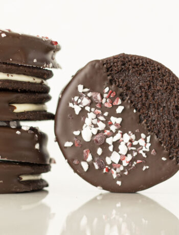 chocolate pepper mint sandwich cookie